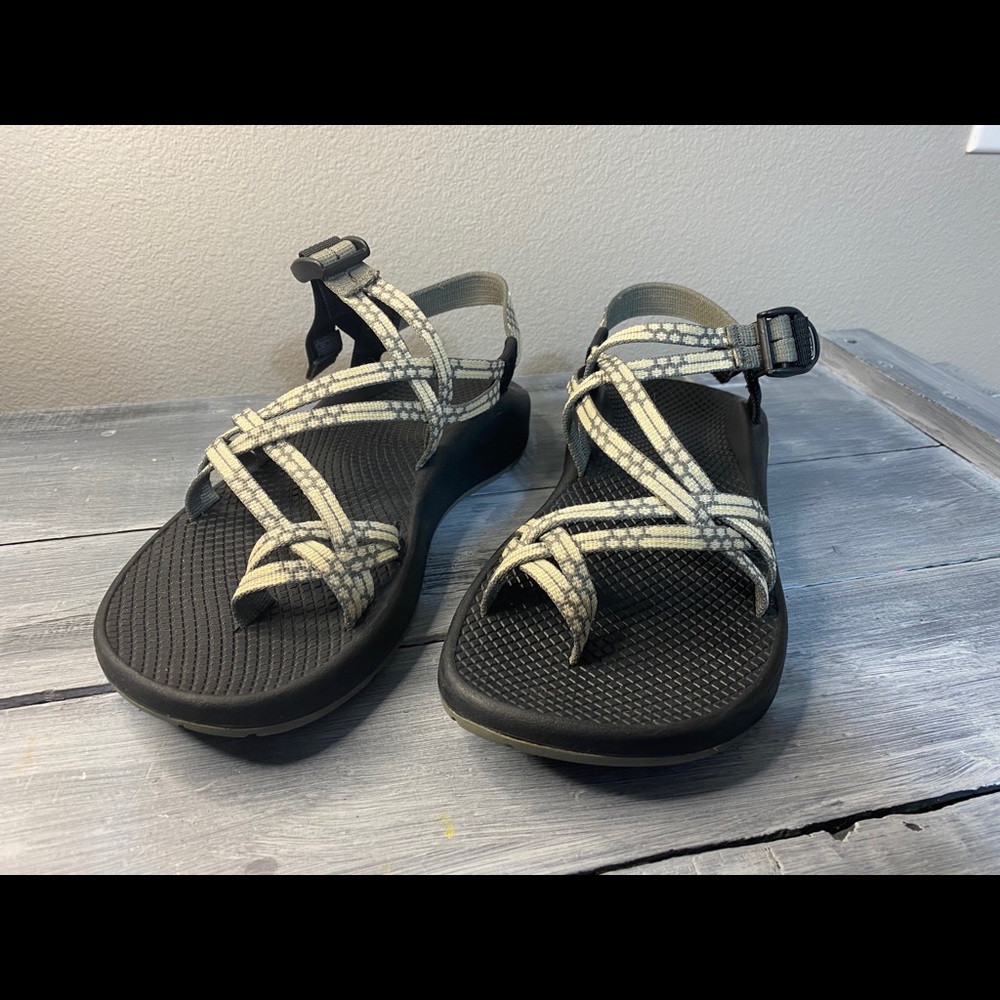 Women Chaco Size 9